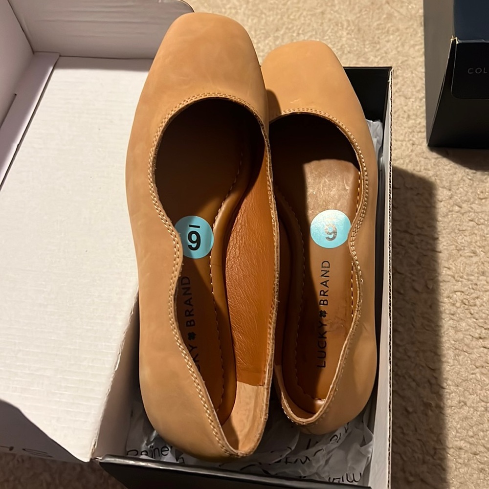 Flat shoes